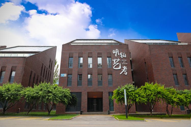 郭子明,公司经营范围包括:一般项目:教育咨询服务(不含涉